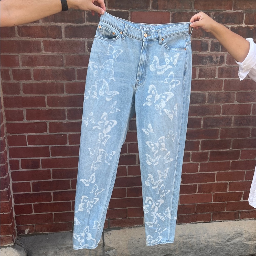 Mother Snack’s Twizzy Butterflyy Light Blue Floral Women's Jeans - Picture 8 of 13
